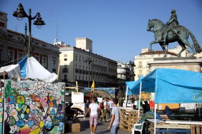 Испания приближается к краю воронки